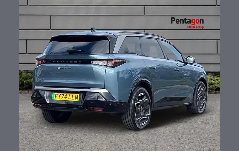 Second-hand Peugeot 5008 GTi 156 kW (213 CP) 2024 Albastru Monovolum