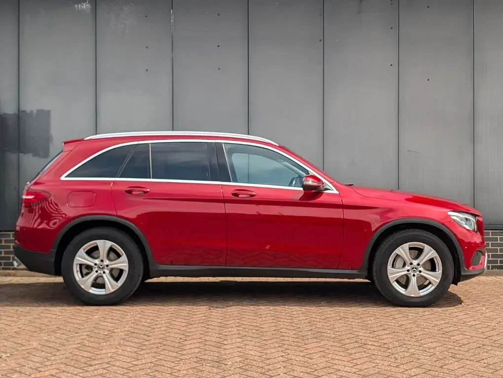 Used Mercedes GLC250 207 HP (152 kW) 2018 Red SUV