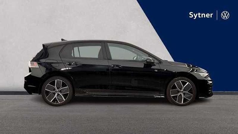 Second-hand VW Golf VIII 150 CP (110 kW) 2025