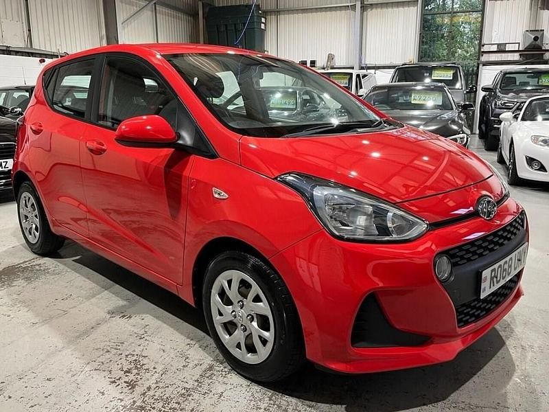 Used Hyundai i10 SE 67 HP (49 kW) 2018 Red Hatchback