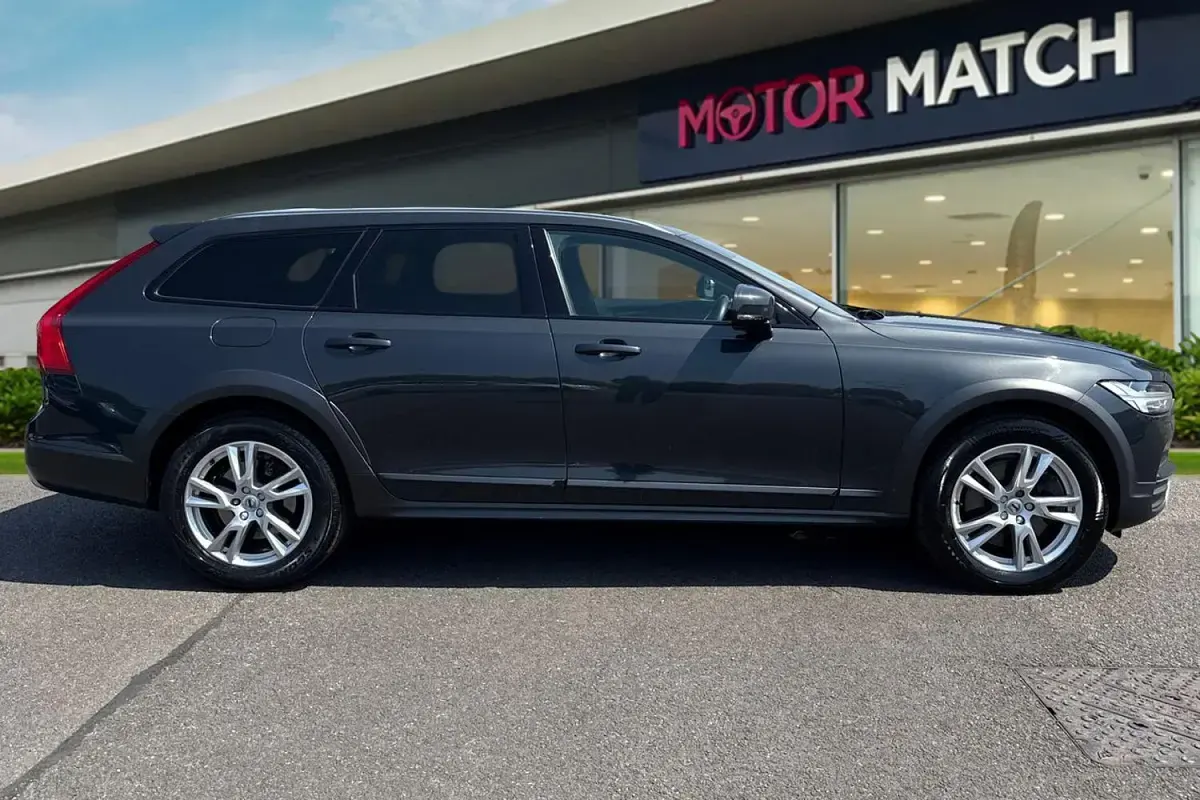Used Volvo V90 CC Pro 2017 Grey Estate