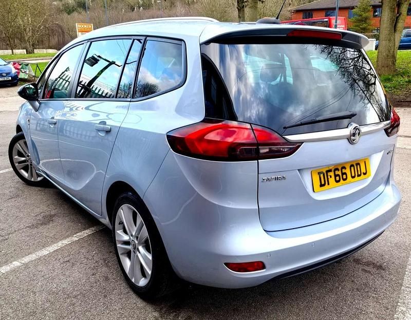 Used Vauxhall Zafira Tourer SRi 140 HP (102 kW) 2016 Silver MPV