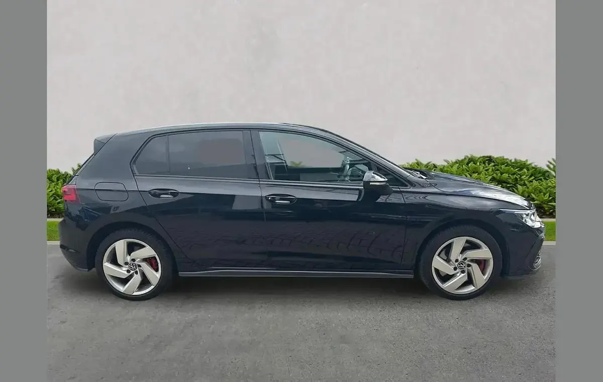 Used VW Golf VIII GTE 241 HP (177 kW) 2021 Black Hatchback