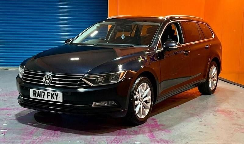 Used VW Passat Business 120 HP (88 kW) 2017 Black Estate
