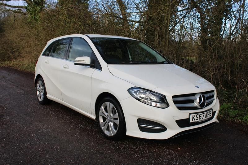 Used Mercedes B180 2017 White MPV