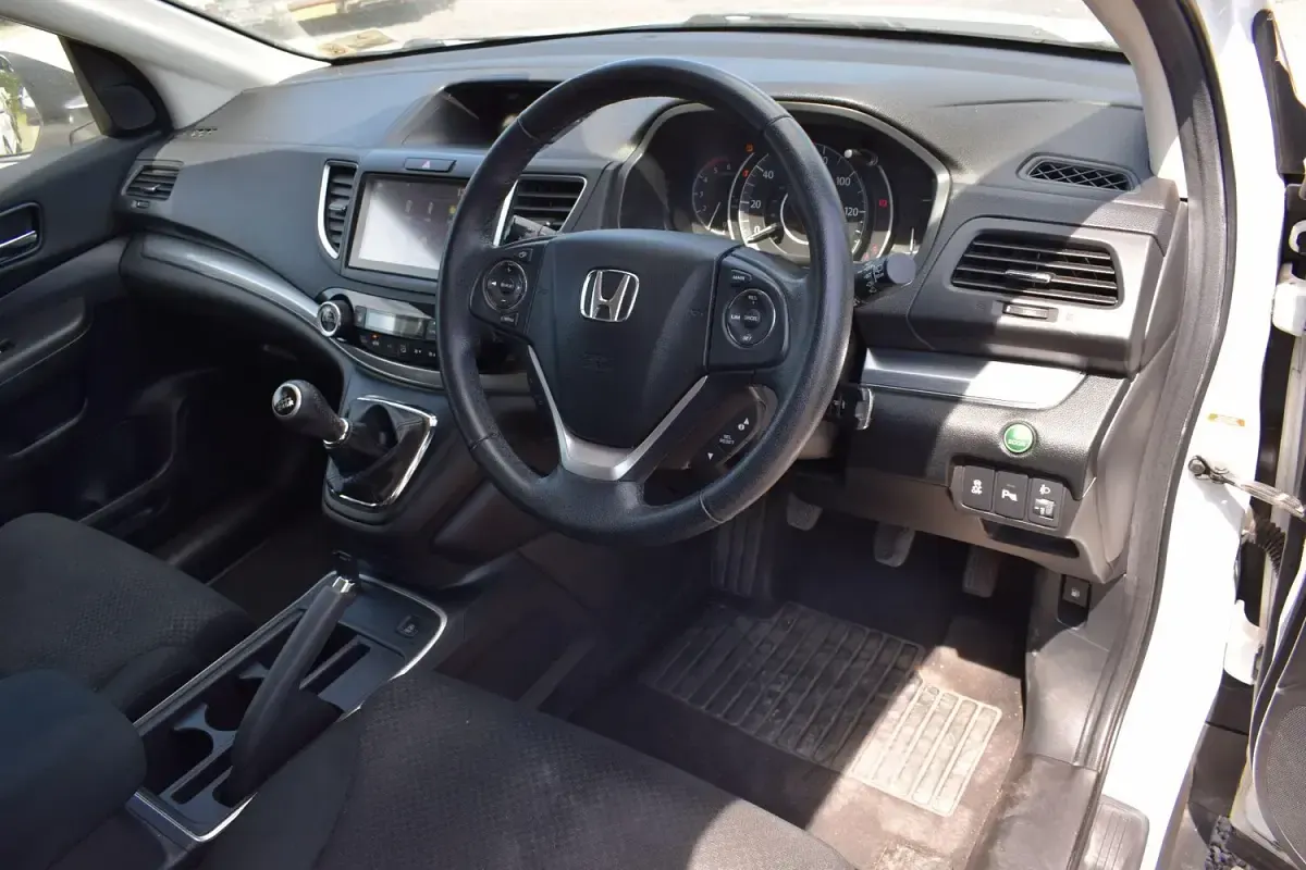 Used Honda CR-V SE 120 HP (88 kW) 2015 White SUV