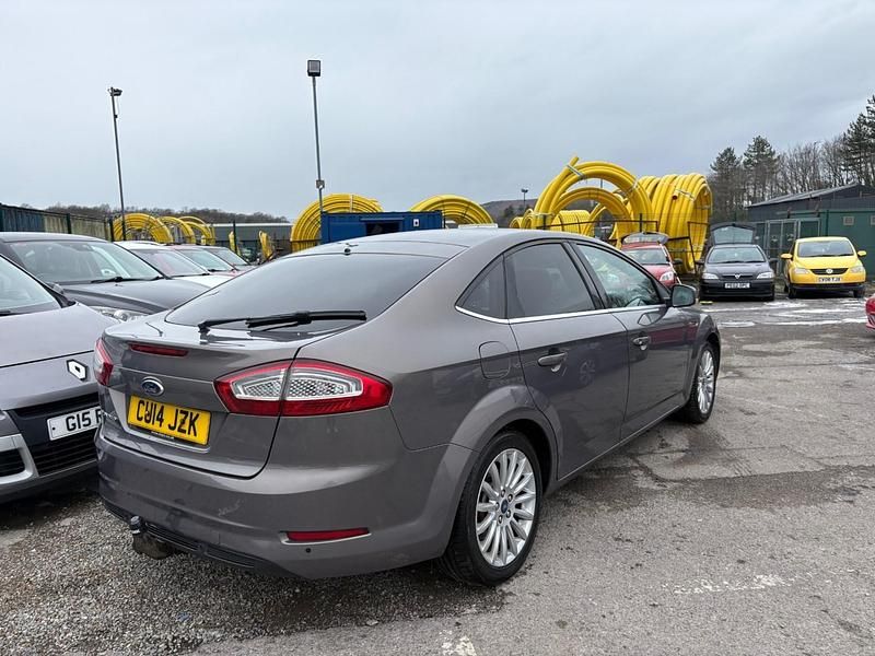 Used Ford Mondeo Business Edition 2014 Brown Hatchback