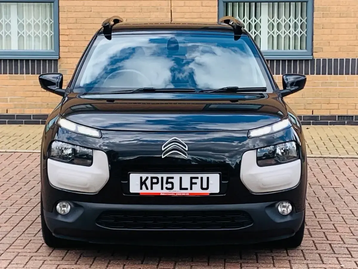 Used Citroën C4 Cactus Feel 100 HP (73 kW) 2015 Grey Hatchback