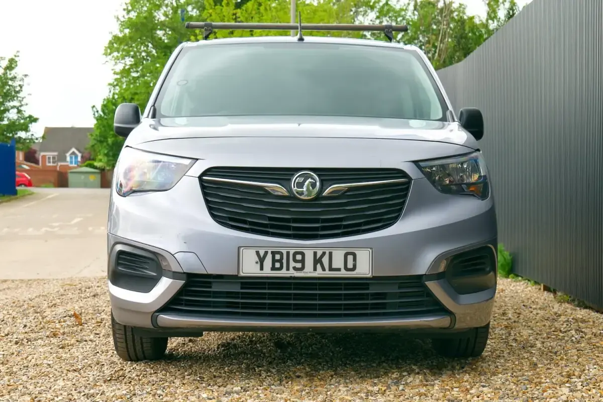 Used Vauxhall Combo Sportive 100 HP (73 kW) 2019 Grey MPV