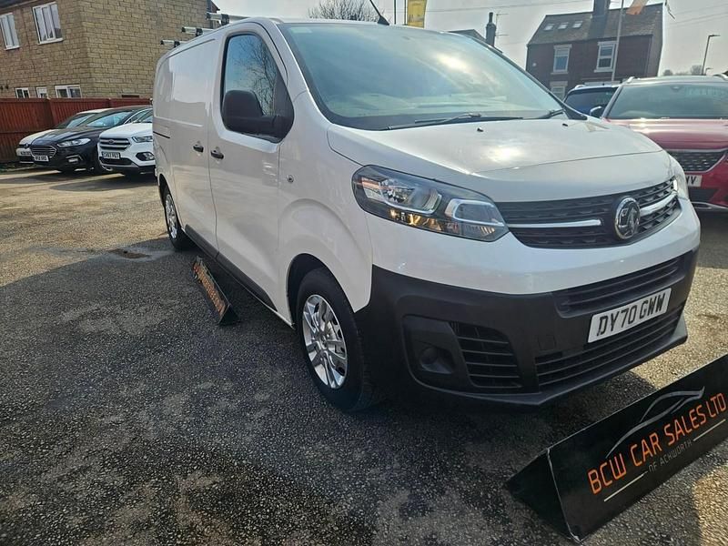 Used Vauxhall Vivaro Edition 120 HP (88 kW) 2020 White MPV