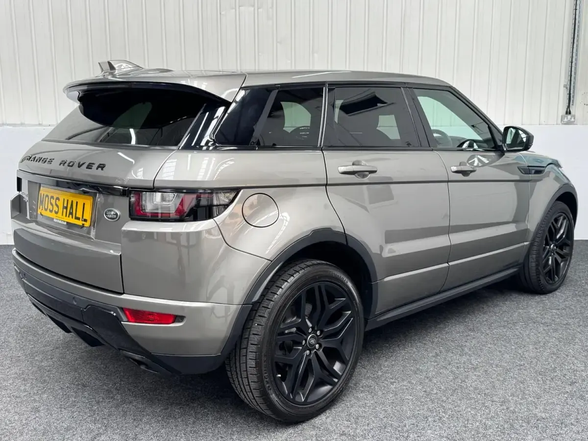 Used Land Rover Range Rover evoque HSE Dynamic 2018 Silver Estate