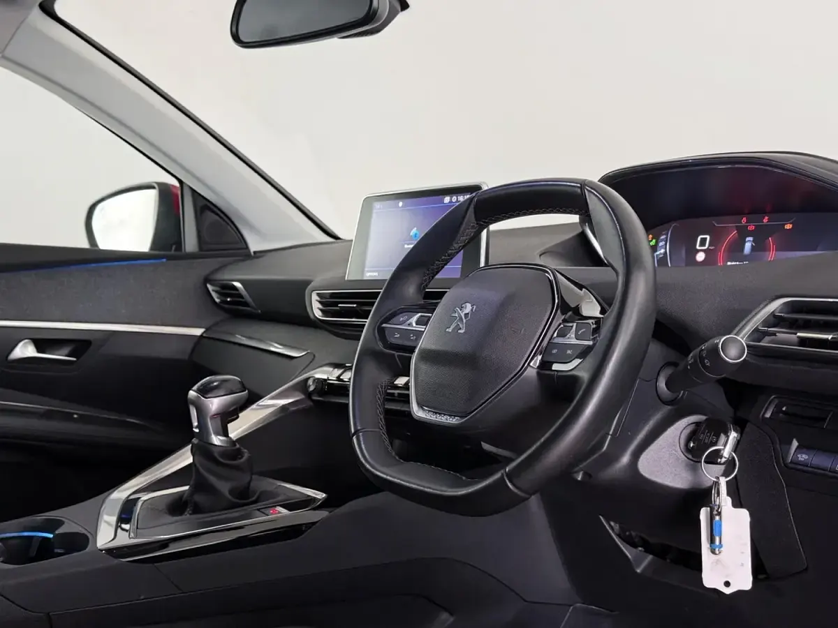 Used Peugeot 3008 Allure 130 HP (95 kW) 2019 Red SUV