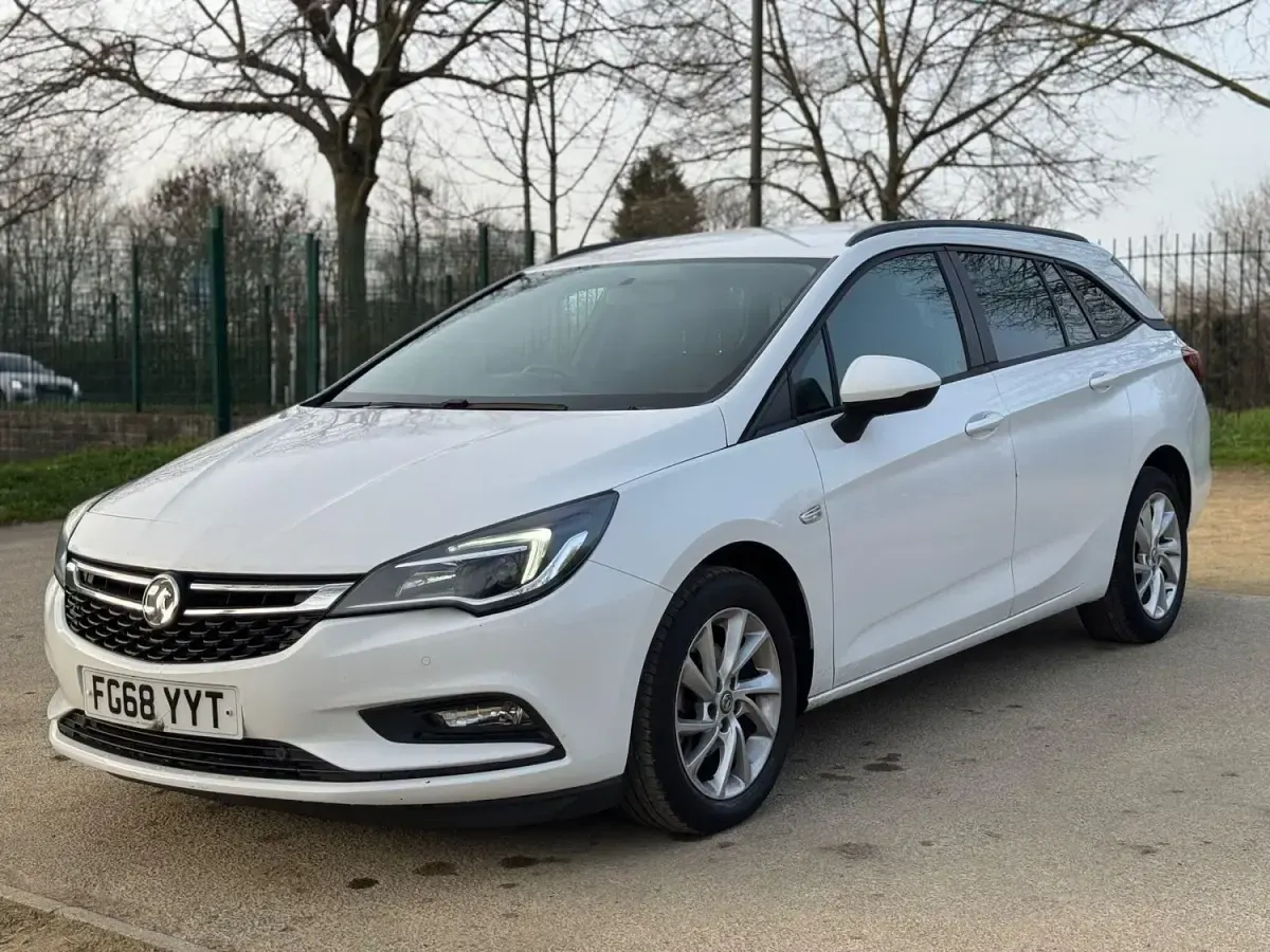 Second-hand Vauxhall Astra Design Edition 2019 Alb Break