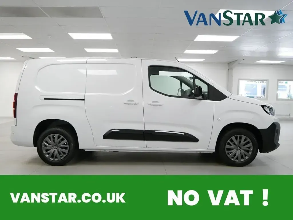 Used Citroën Berlingo 100 HP (73 kW) 2024 White MPV