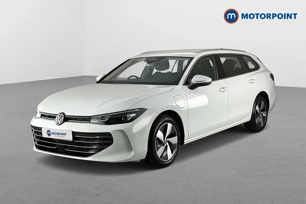 Used VW Passat Life 204 HP (150 kW) 2025 White Estate