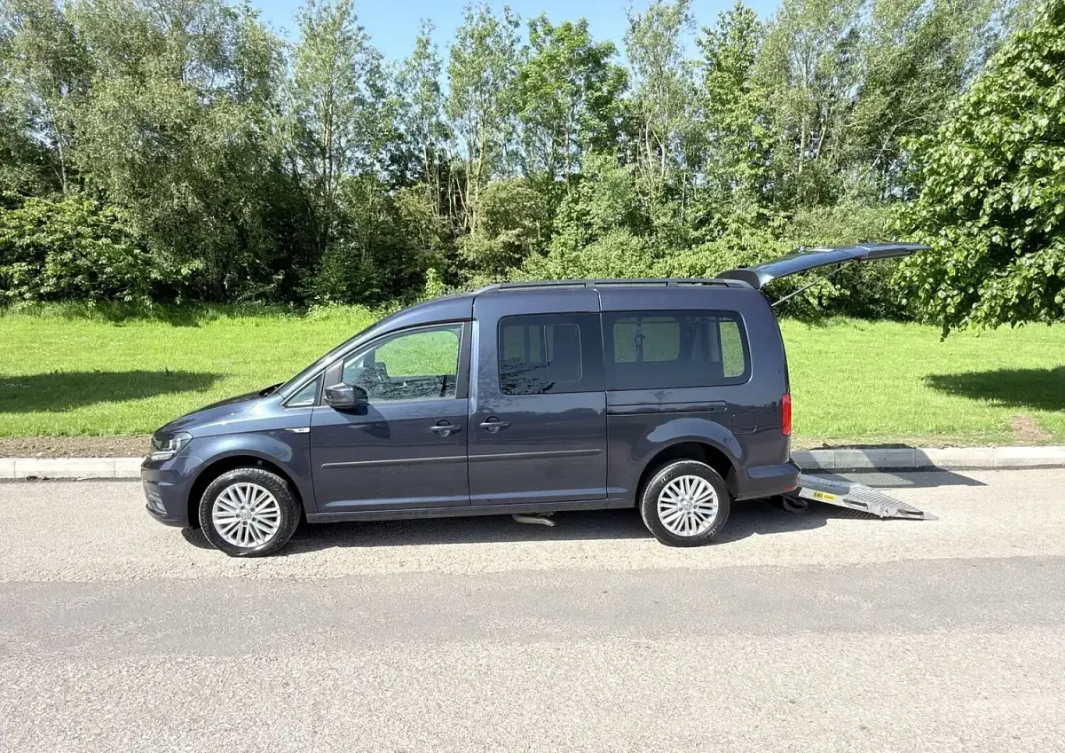 Used VW Caddy Maxi Life 2016 Blue MPV