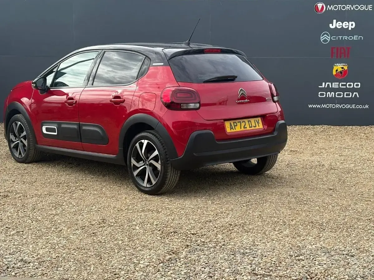 Used Citroën C3 Shine 99 HP (72 kW) 2022 Red Hatchback