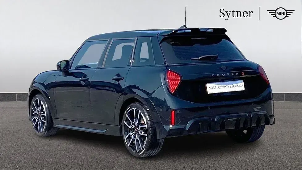 Used Mini Cooper S Hatch 201 HP (147 kW) 2024 Black Hatchback