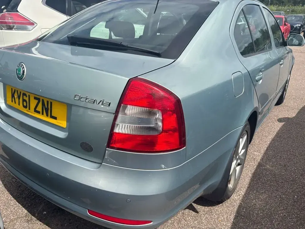 Used Skoda Octavia SE 160 HP (117 kW) 2011 Green Hatchback