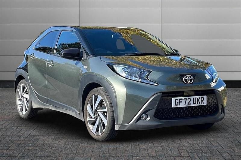 Cardamom green with black Used 2022 Toyota Aygo Hatchback | £12,995 (Fair price) - Image 1/4