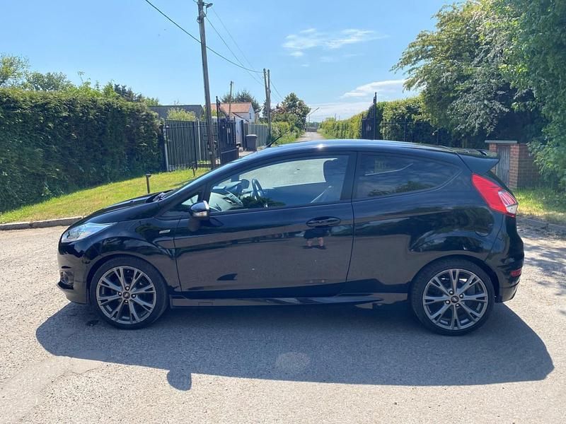 Used Ford Fiesta ST-Line 140 HP (102 kW) 2016 Black Hatchback