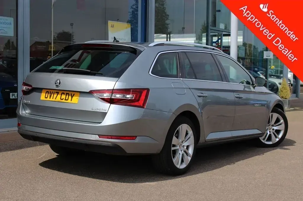 Gebraucht Skoda Superb SE L Executive 190 PS (139 kW) 2017 Grau Kombi