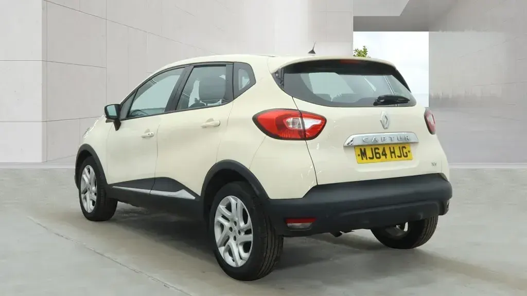 Begagnad Renault Captur Dynamique 90 HK (66 kW) 2014 Beige SUV