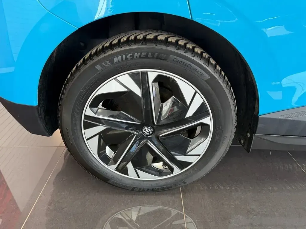 Used MG MG4 EV Trophy 2022 Blue Hatchback