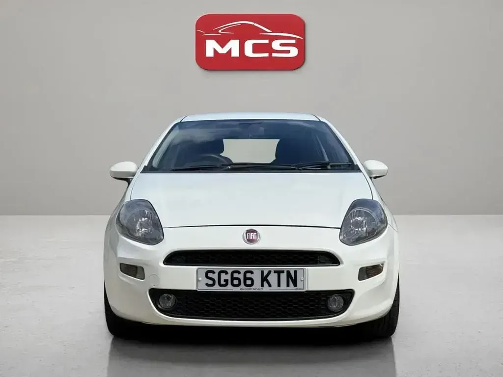 Used Fiat Punto Easy Plus 77 HP (56 kW) 2016 White Hatchback