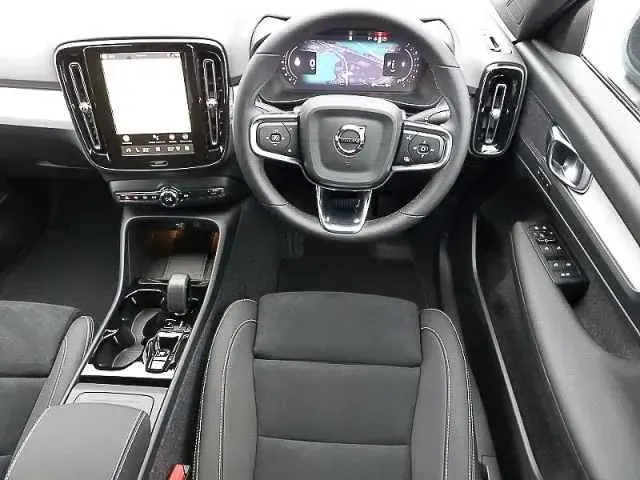 New Volvo XC40 Plus 161 HP (118 kW) 2026 SUV