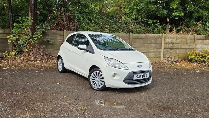 White Used 2011 Ford Ka Zetec Hatchback | £1,450 (Fair price) - Image 1/4