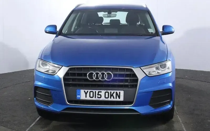 Usado Audi Q3 Competition 150 HP (110 kW) 2015 Azul SUV