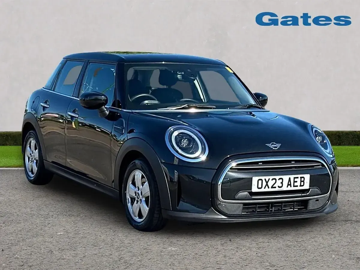 Usado Mini Cooper Classic 2023 Preto Citadino