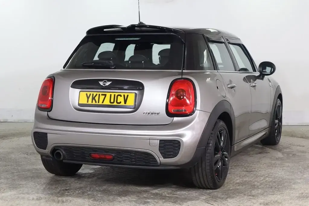 Used Mini Cooper Hatch 136 HP (100 kW) 2017 Silver Hatchback