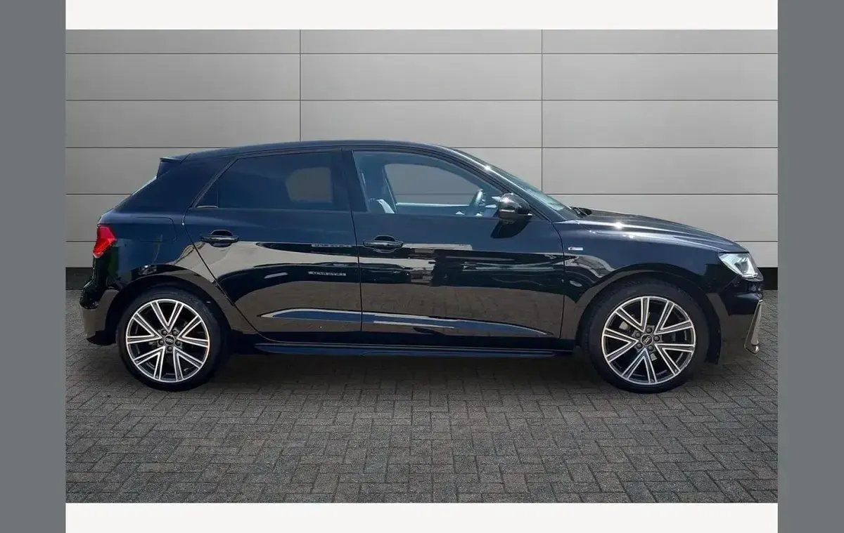 Begagnad Audi A1 S-Line 116 HK (85 kW) 2024 Svart SUV