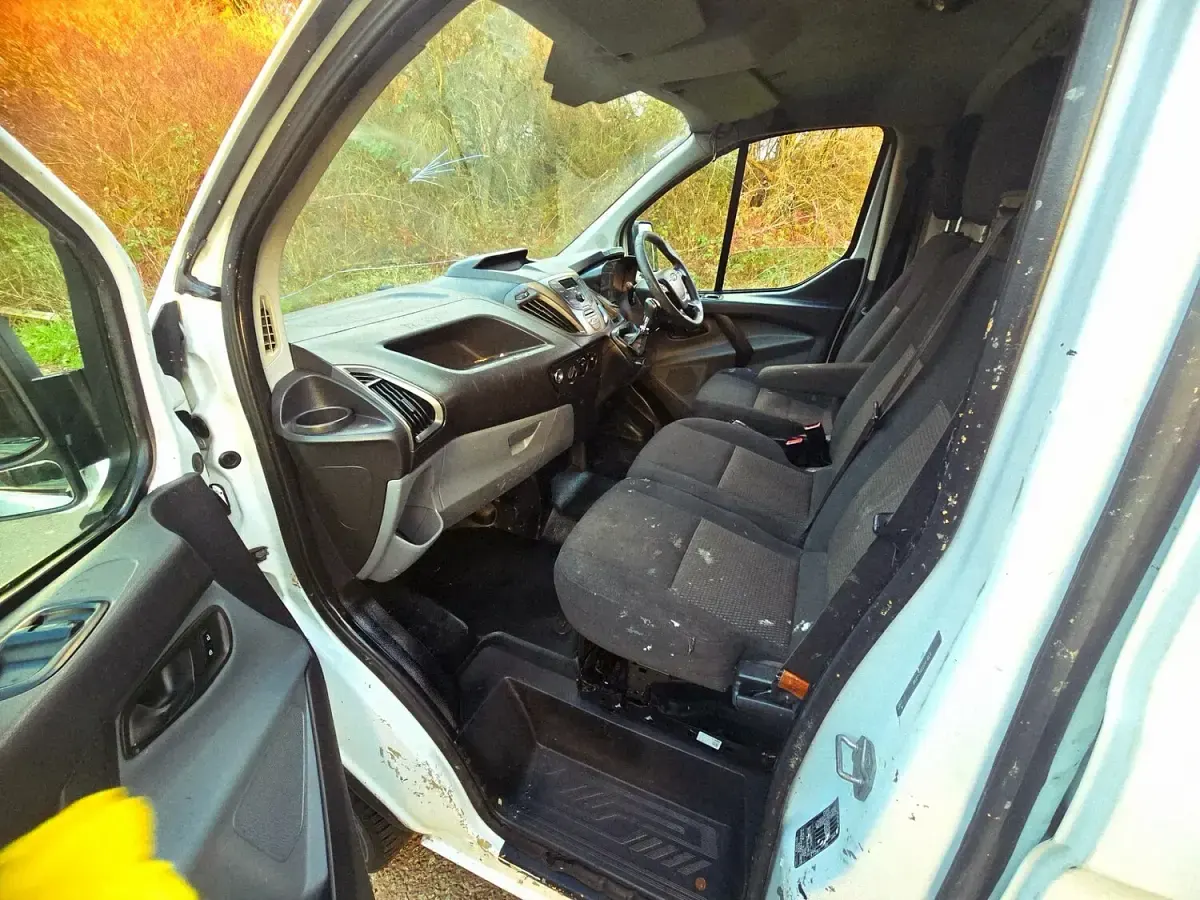 Used Ford Transit Custom 100 HP (73 kW) 2016 White Van