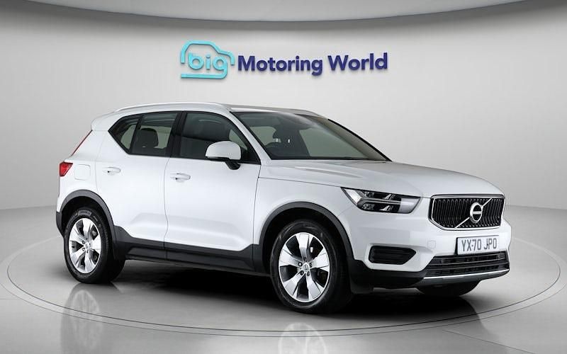 Used 2022 Volvo XC40 Momentum SUV | £17,200 (Fair price) - Image 1/4