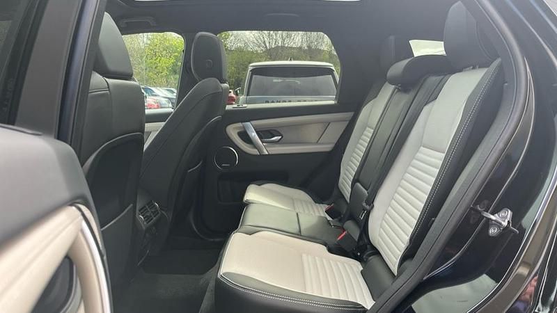 Second-hand Land Rover Discovery Sport HSE Dynamic 204 CP (150 kW) 2024 Negru SUV