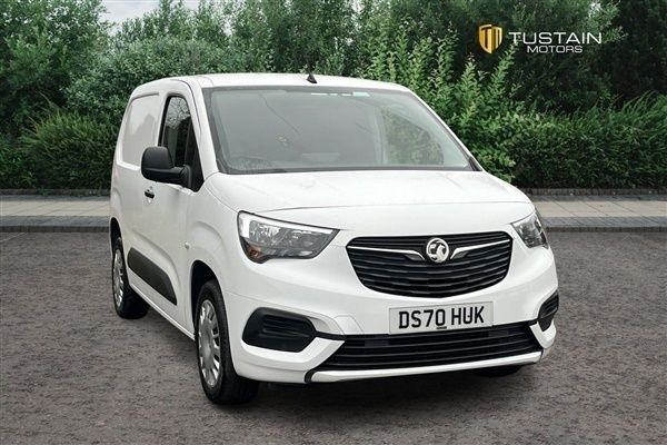 White Used 2020 Vauxhall Combo Sportive MPV | £7,999 (Super price) - Image 1/1