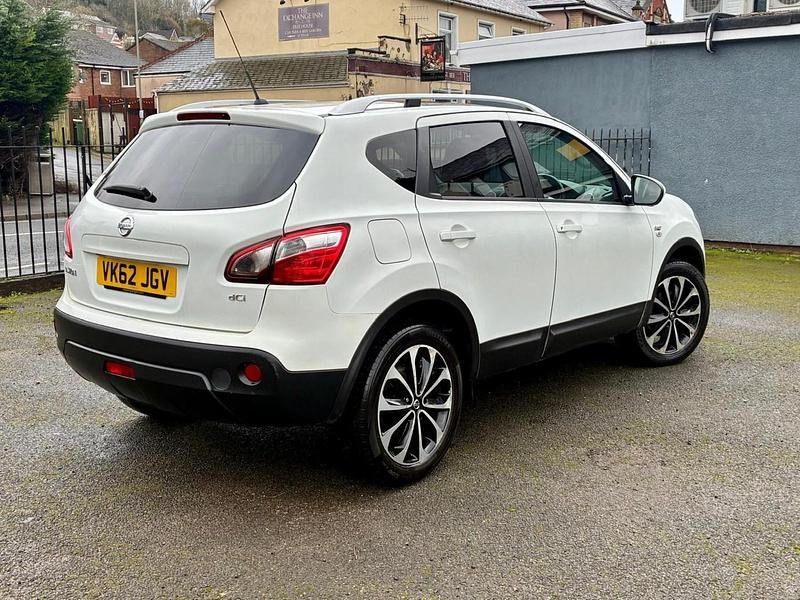 Used Nissan Qashqai N-TEC 110 HP (80 kW) 2012 White SUV