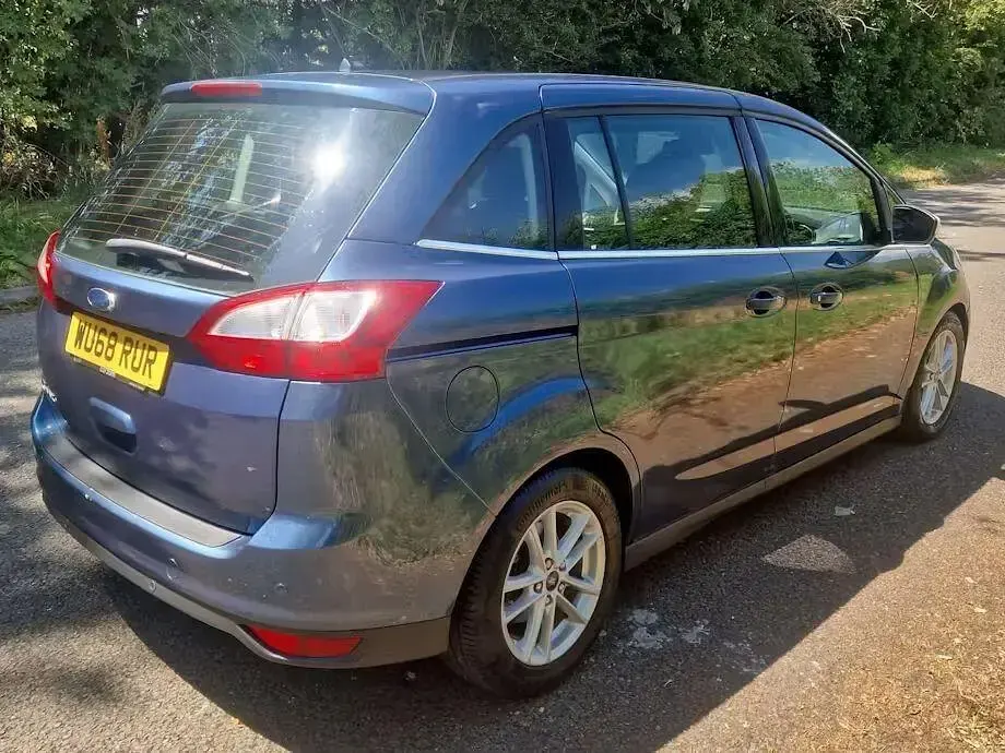 Used Ford Grand C-Max Zetec 120 HP (88 kW) 2018 Blue MPV