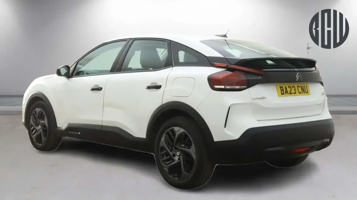 Used Citroën C4 PureTech 102 HP (75 kW) 2023 White SUV
