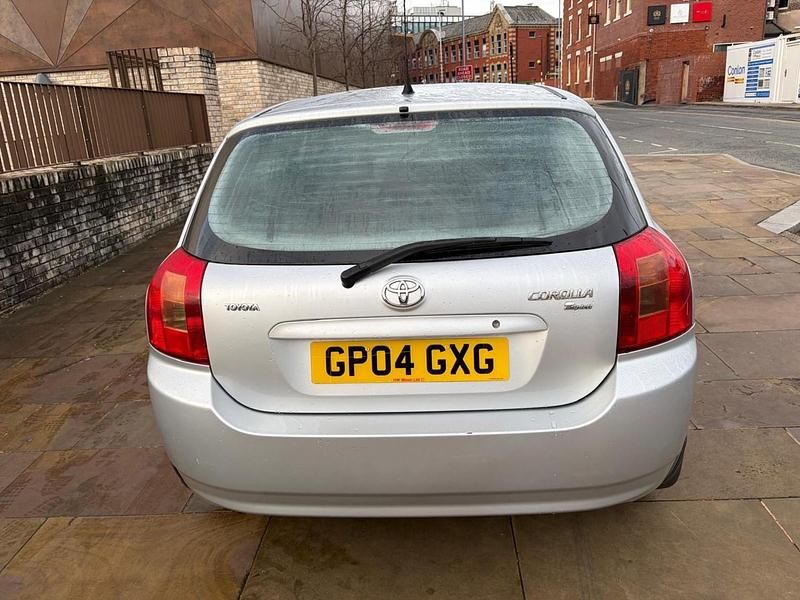 Used Toyota Corolla 109 HP (80 kW) 2004 Silver Hatchback