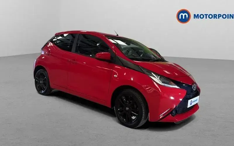 Used Toyota Aygo X-play 69 HP (50 kW) 2018 Hatchback