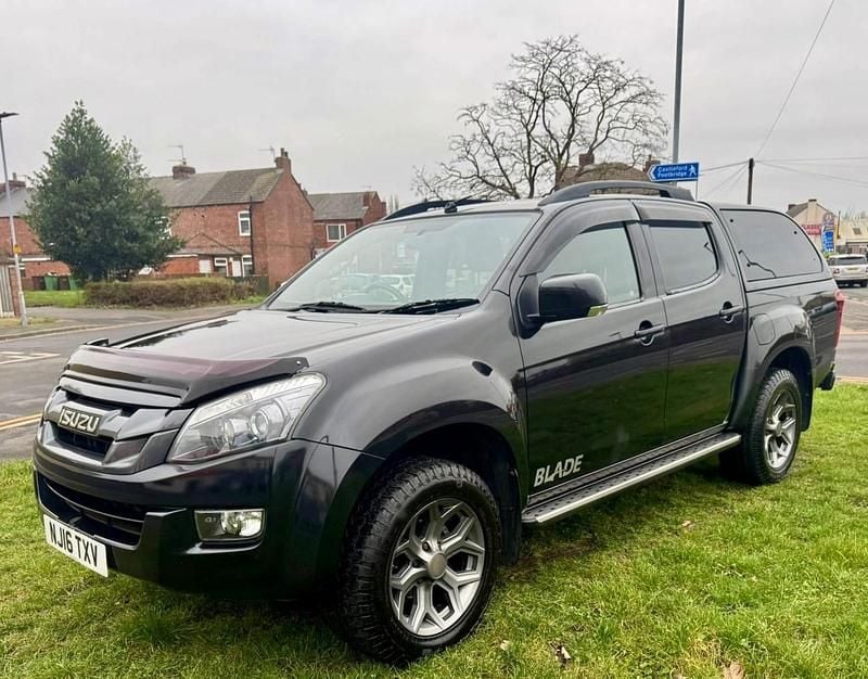 Used Isuzu D-Max 2016 Black Pickup