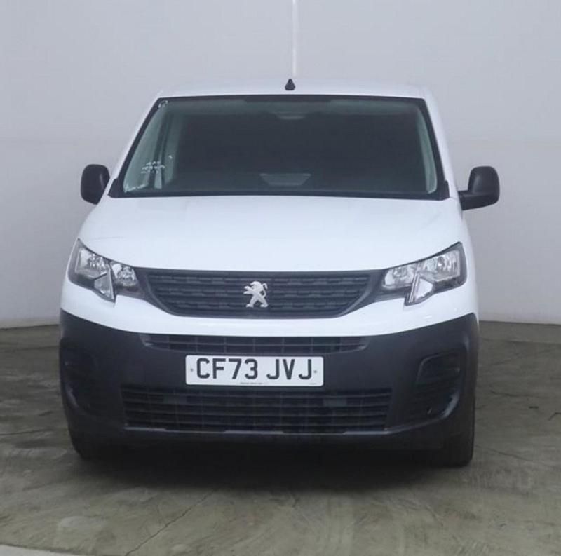 Used Peugeot Partner Premium 2023 White MPV