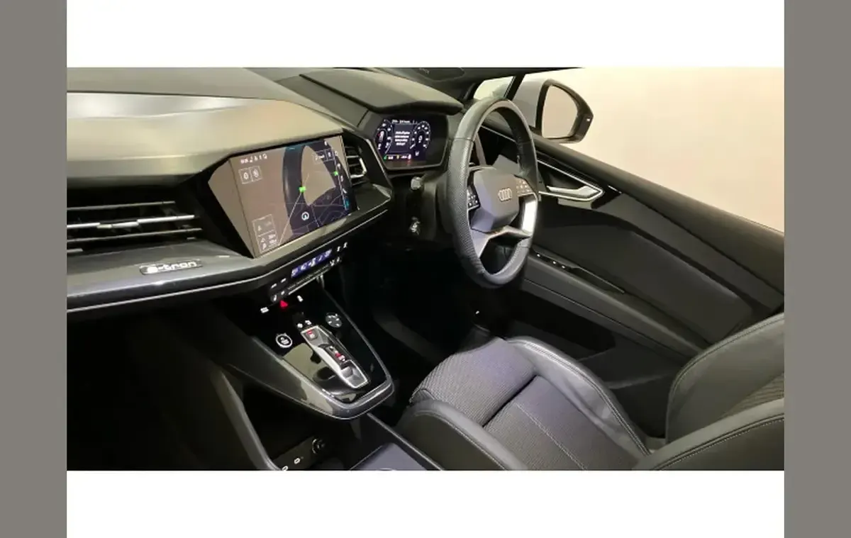 Used Audi Q4 e-tron S-Line 150 kW (204 HP) 2023 White SUV