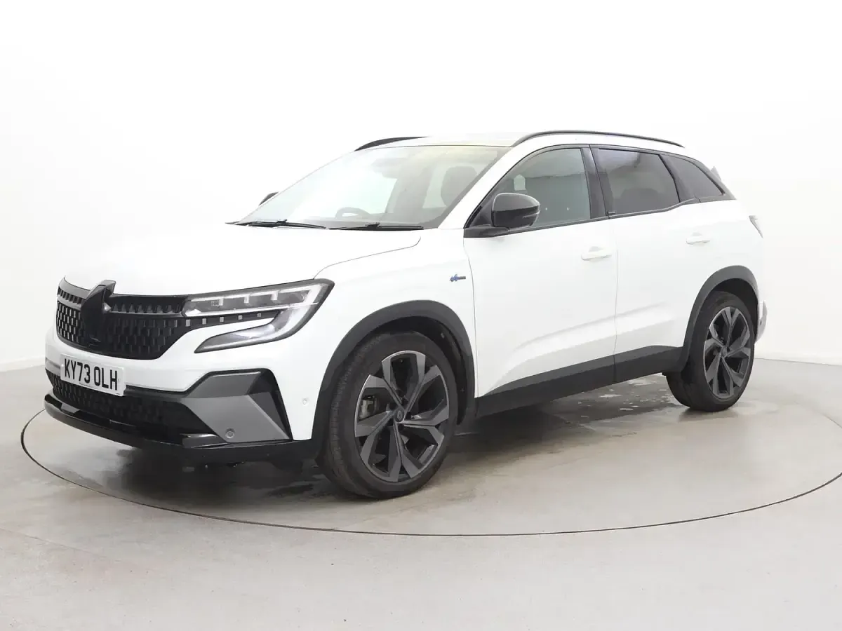 Used Renault Austral Iconic Esprit Alpine 200 HP (147 kW) 2024 White SUV