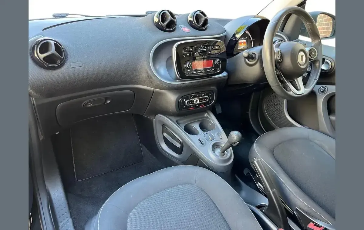 Used Smart ForTwo Coupé Passion 71 HP (52 kW) 2017 White Coupe