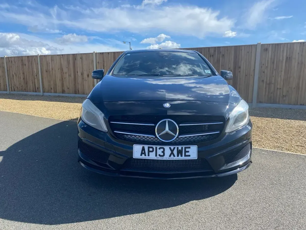 Used Mercedes A180 122 HP (89 kW) 2013 Black Hatchback